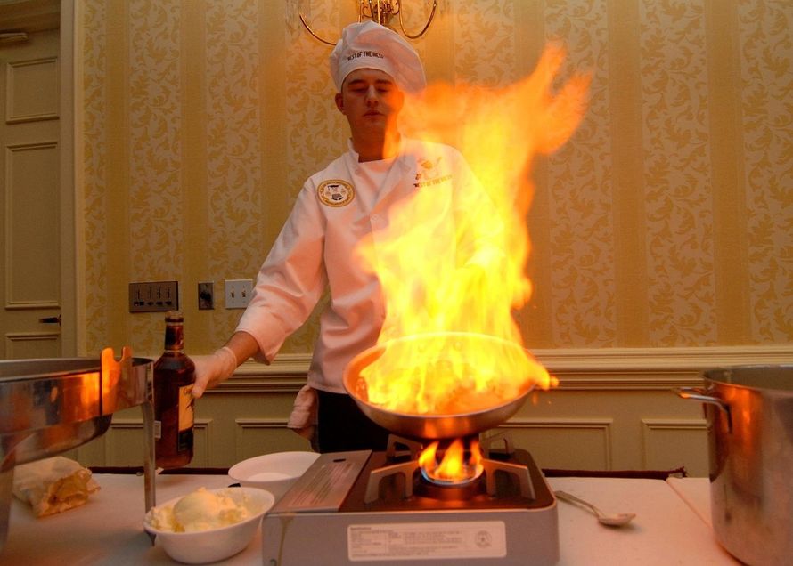 Peklo u sporáku: gastronomie zažívá zlaté časy, za dveřmi kuchyní však panuje vyhoření, mizerné pracovní podmínky a závislosti – Page Not Found